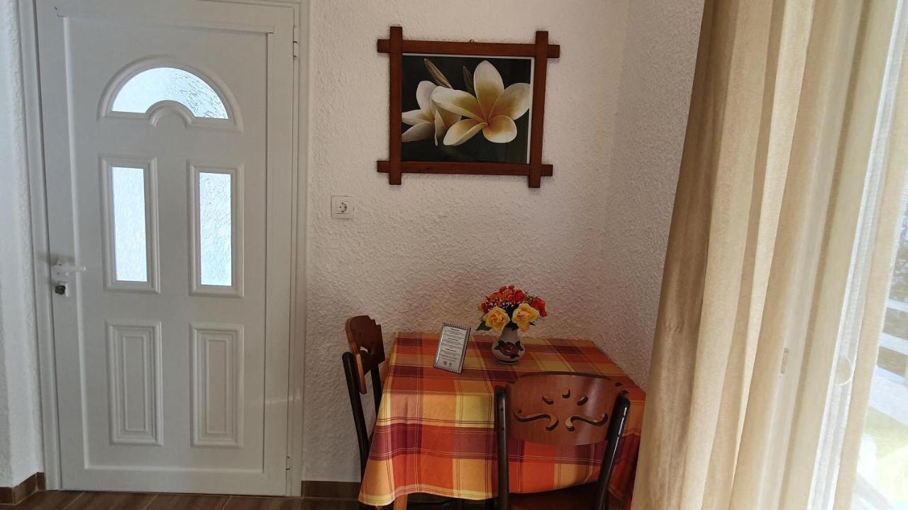 Aparthotel Haus Maria Nea Poteidaia Exterior foto