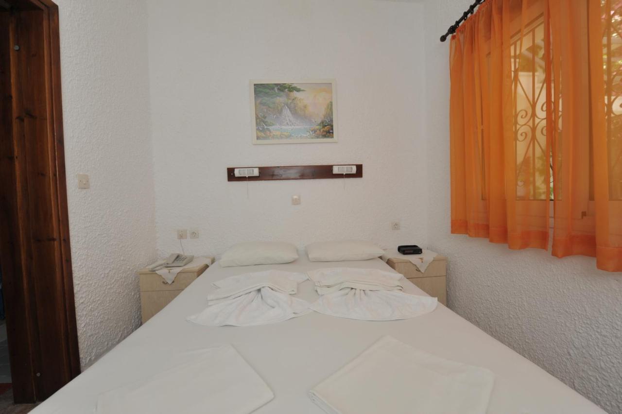 Aparthotel Haus Maria Nea Poteidaia Exterior foto